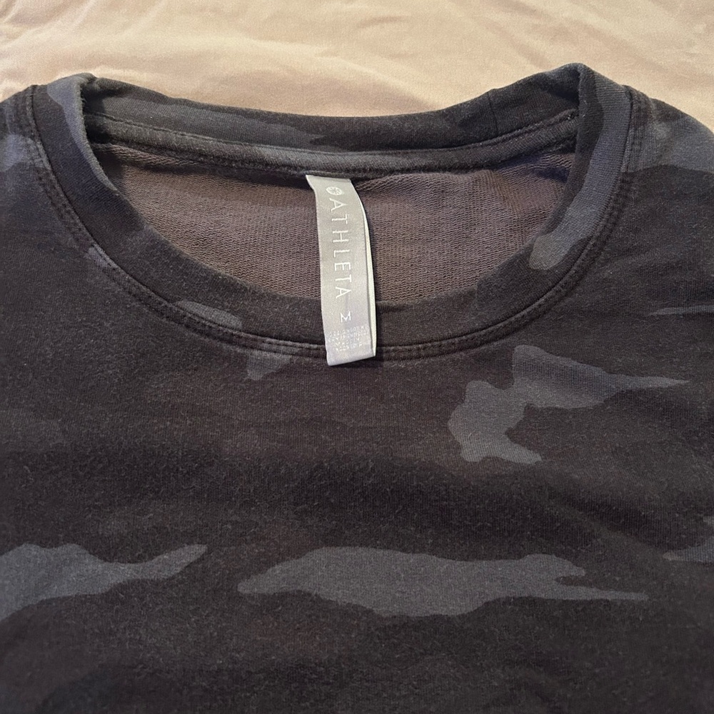 Athlete active crewneck